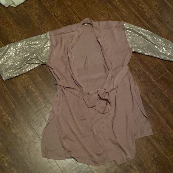 Mauve Sequinned Robe - Picture 3 of 7